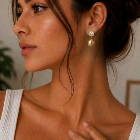 Kristal Detaylı Küpe - Gold