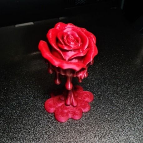 Damla Efektli Kırmızı Gül Dekoratif Obje – 3D Baskı Modern Tasarım