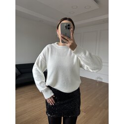Oversize Beyaz Yumoş Kazak