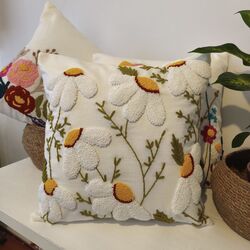 Papatya punch nakışı kırlent kılıfı