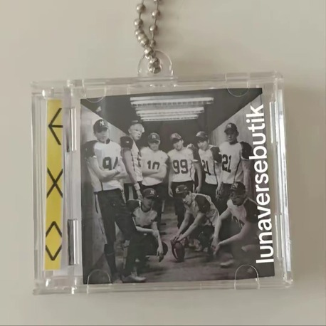 Love me right CD anahtarlık 