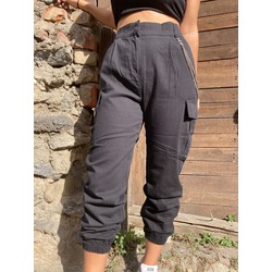Zincir detay kargo cepli siyah pantolon