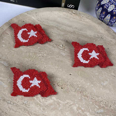 Dalgalanan Türk Bayrağı Broş