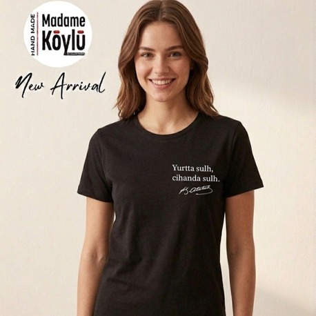 YAZI BASKILI SİYAH T-SHIRT