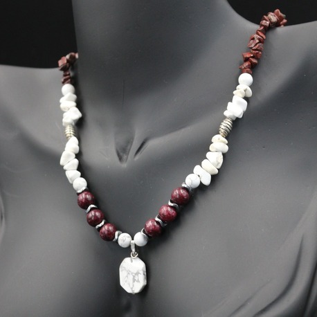 Necklace with a pendant made of natural howlite and agate stone: Crystal Mystery
