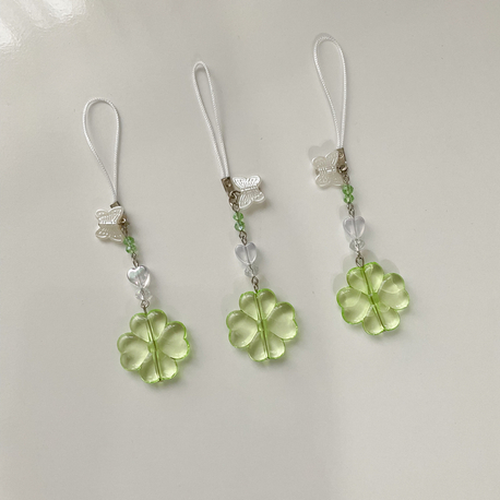 Clover charm 