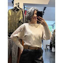 Ekru Omuz İşlemeli İtalya Triko Bluz 