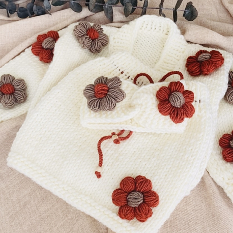 Çiçek Aplikeli El Örgüsü Bebek Seti – Hırka Etek Bandana