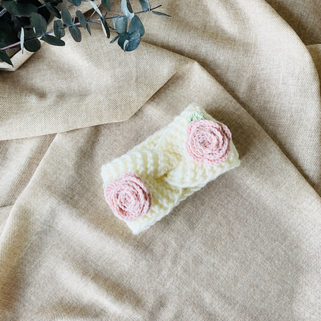 Pembe Gül Detaylı El Örgüsü Bebek Bandana