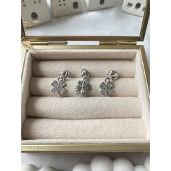 Sallantılı Yonca Pandora Charm