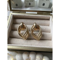 Yaprak Model Gold Küpe