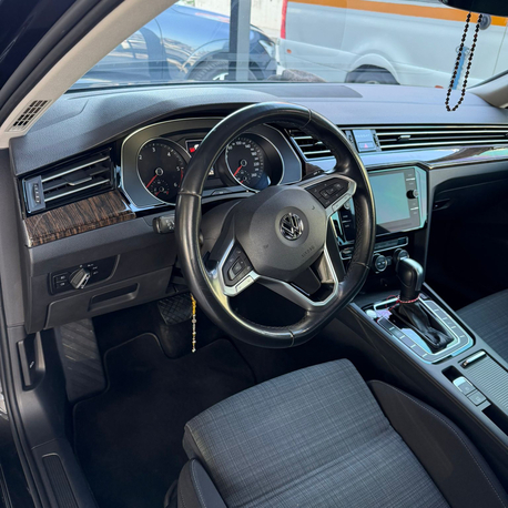 WW Passat B8.5 ön göğüs kaplaması Çift renk modeli 