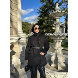 Ablikeli Kürklü Siyah Kaban