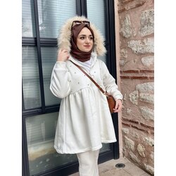 Taşlı kürk detaylı hırka