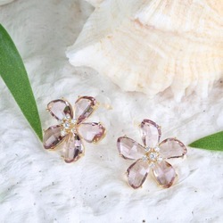 Lila Swarovski Taşlı Çiçek Çivi Küpe
