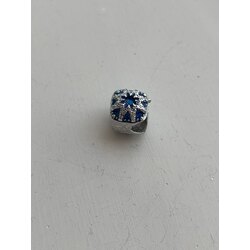 Mavi charm