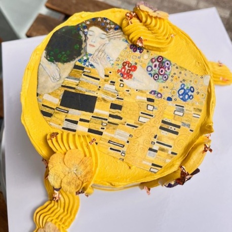 The Kiss Cake 