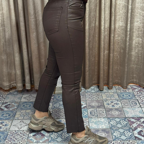 Paçası kesik mumlu boy fit pantolon