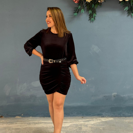 Büzgülü kemerli kadife elbise