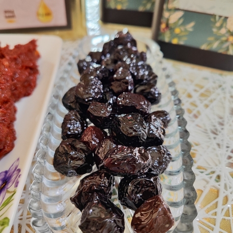 Kuru sele siyah zeytin (1 kg) 