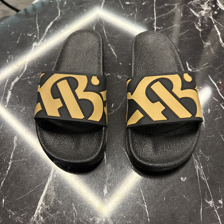 Outlet ürünü Burberry Armanı Plaj Terliği