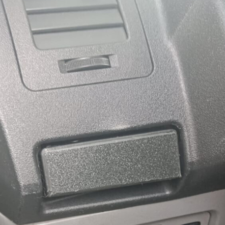 Toyota hilux bardaklık tutucu kapağı