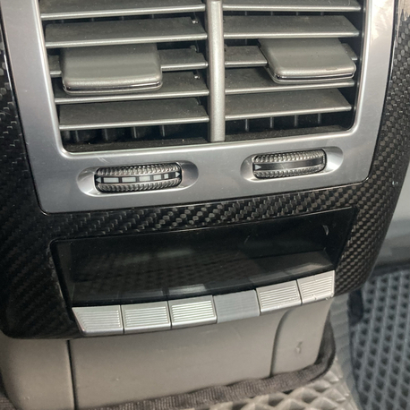 Mercedes E serisi arka koltuk kolçak ve klima altı tuşlar/butonlar
