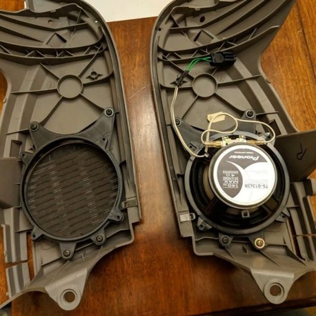BMW 5.25" arka hoparlör adaptörü/braketi