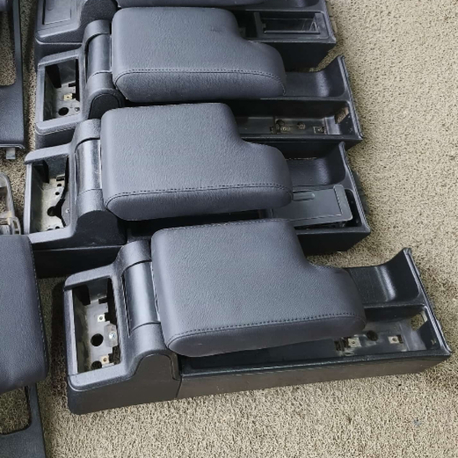 BMW E36 Orta konsol kolçak arkası trim kapağı 51168167852