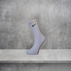Nike desenli beyaz soket çorap