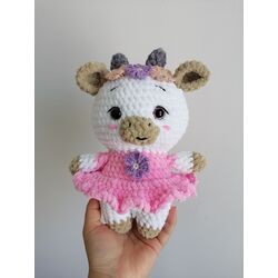 peluş süslü inek 