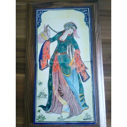Levni'nin minyatürlerinden çiniye uygulanmıştır.26x46 ebatlarda ahşap çerçeveli pano