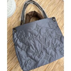Louis Vuitton Kapitone Kol Çantası 