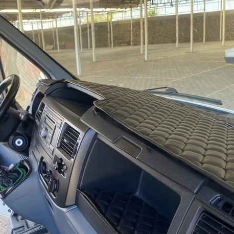 FORD TRANSİT 2007/2012 model arası SİYAH, Siyah Püskülsüz Torpido ÖRTÜSÜ