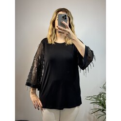 Kolları Payet işlemeli bluz modelimiz.