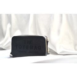 THE TOTE BAG