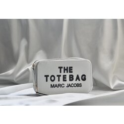 THE TOTE BAG