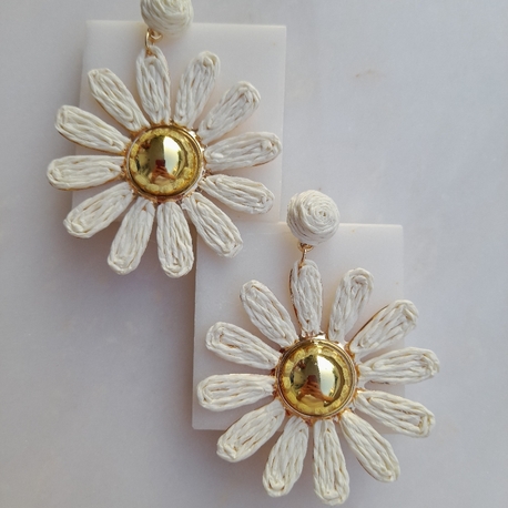 Hasır Papatya Model Kırık Beyaz Renk Küpe 