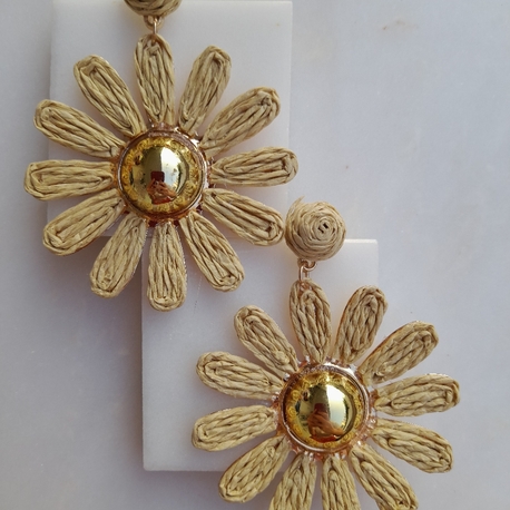 Hasır Papatya Model Bej Renk Küpe 