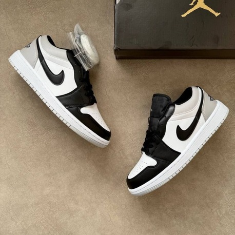 Nike Air Jordan | Black Smoke