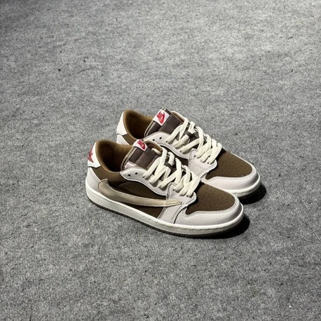 NİKE TRAVİS SCOOT x AIR JORDAN RETRO REVERSE MOCHA