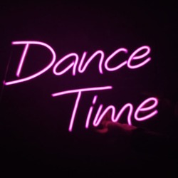 Dance Time - Neon Işıklı Pleksi Tabela