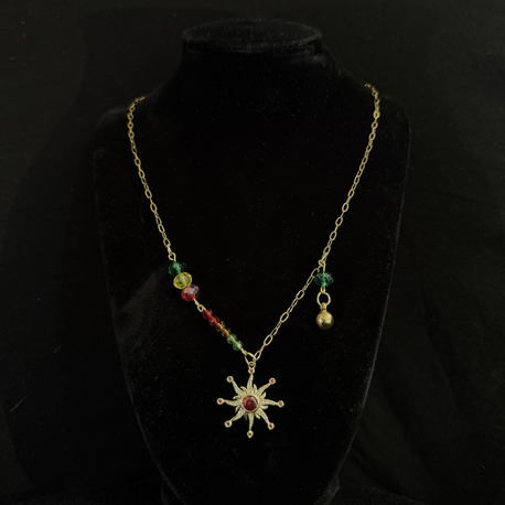 Kes Sor Zer Kırmızı Taşlı Güneş Kolye