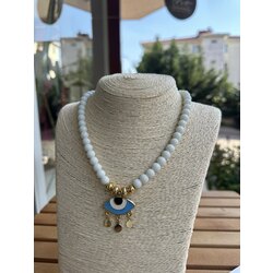 Beyaz nazar boncuk detaylı kolye 