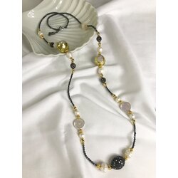İncili ve kristal taşlı uzun kolye 