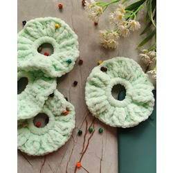 su yeşili kadife simit toka/ light green fluffy scrunchies