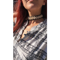 El Yapımı Deniz Kabuğu Choker Kolye 
