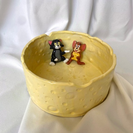 El yapımı Tom ve Jerry figürlü seramik kase