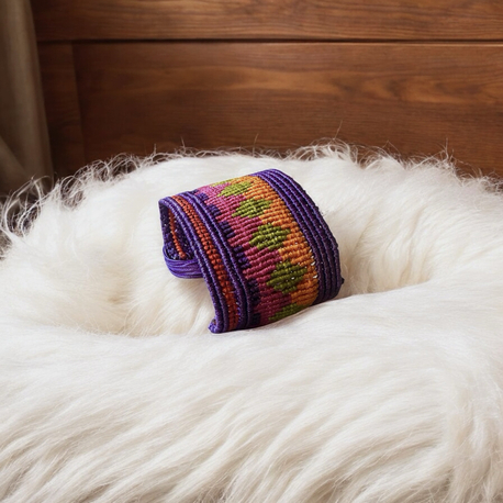 Kilim desenli manşet bileklik