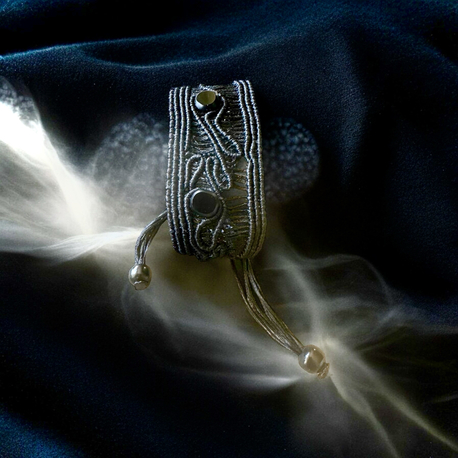 Gotik manşet makrome bileklik 